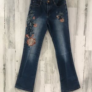 FERZIGE Embroidered Jeans Size 27” Waist